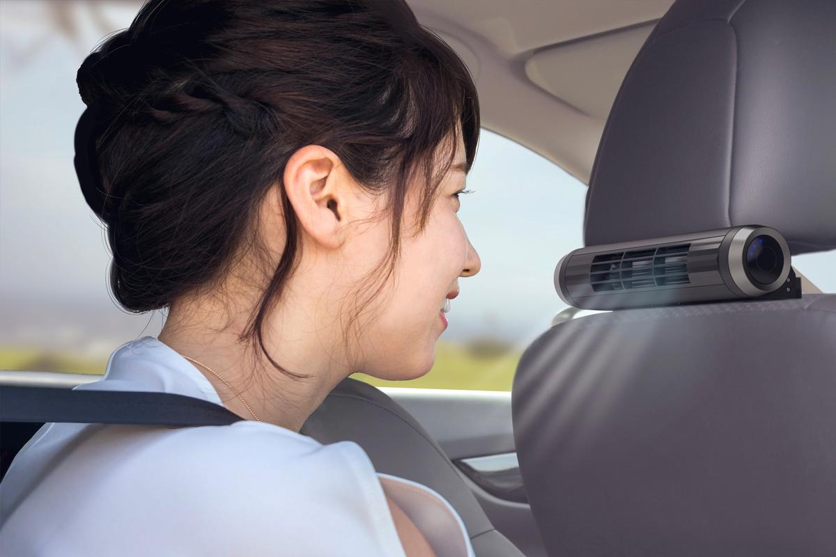 「後部座席だけ暑い」を解決。ヘッドレストに付けるEXEAの車載ファン