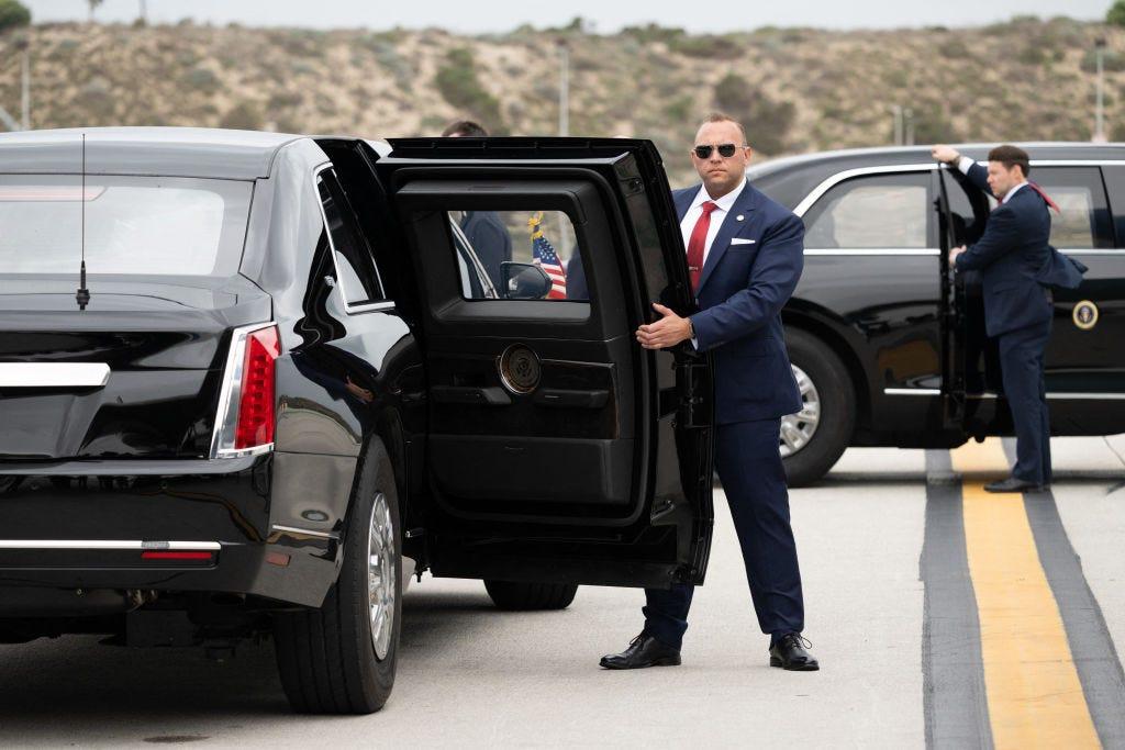 大統領専用車「ザ・ビースト」の中はどうなっている？ 価格は2億円