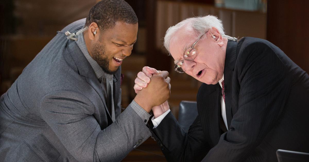 Photo: businessinsider.jp How Warren Buffett's Mentorship Helped NFL Star Ndamukong Suh Build an Investment Empire