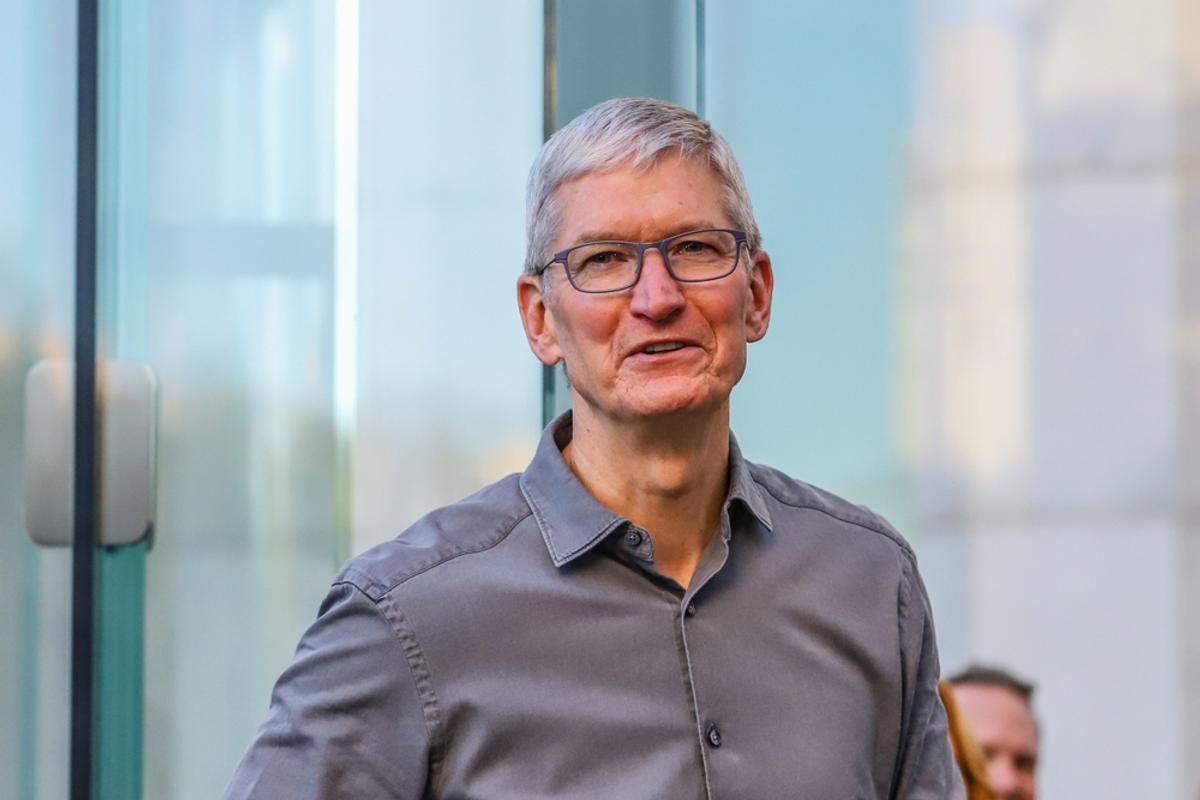 ティム・クック体制15年の答え合わせ。Appleは「まったく同じ賭け」に出た