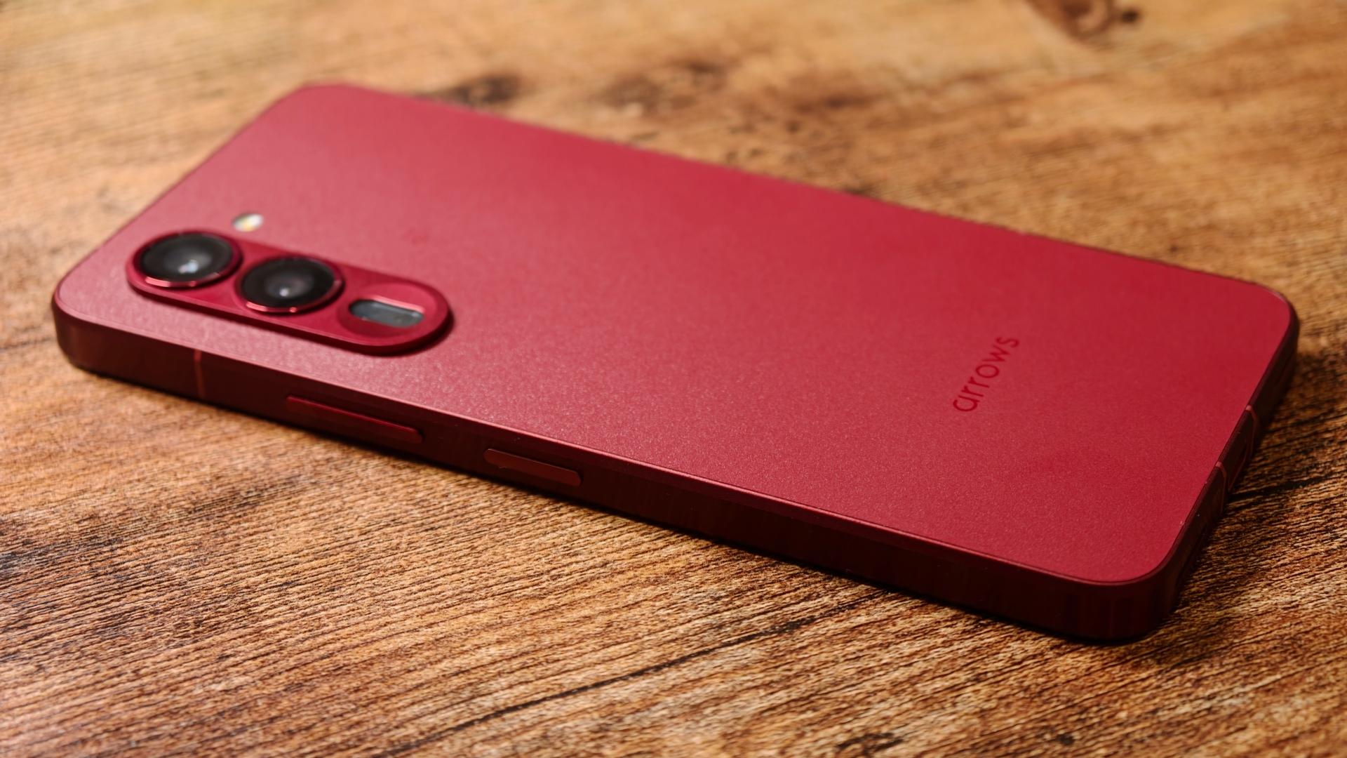 10万円前後のFCNT新スマホ「arrows Alpha2」を試す。派手さはないが
