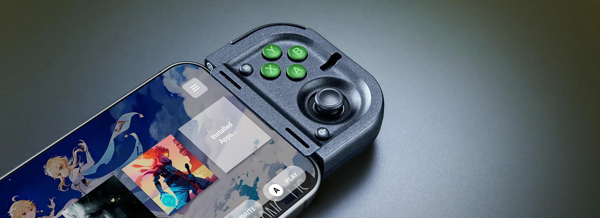 挟み込みスタイルのスマホゲームパッドって大きい」と思っていたあなた