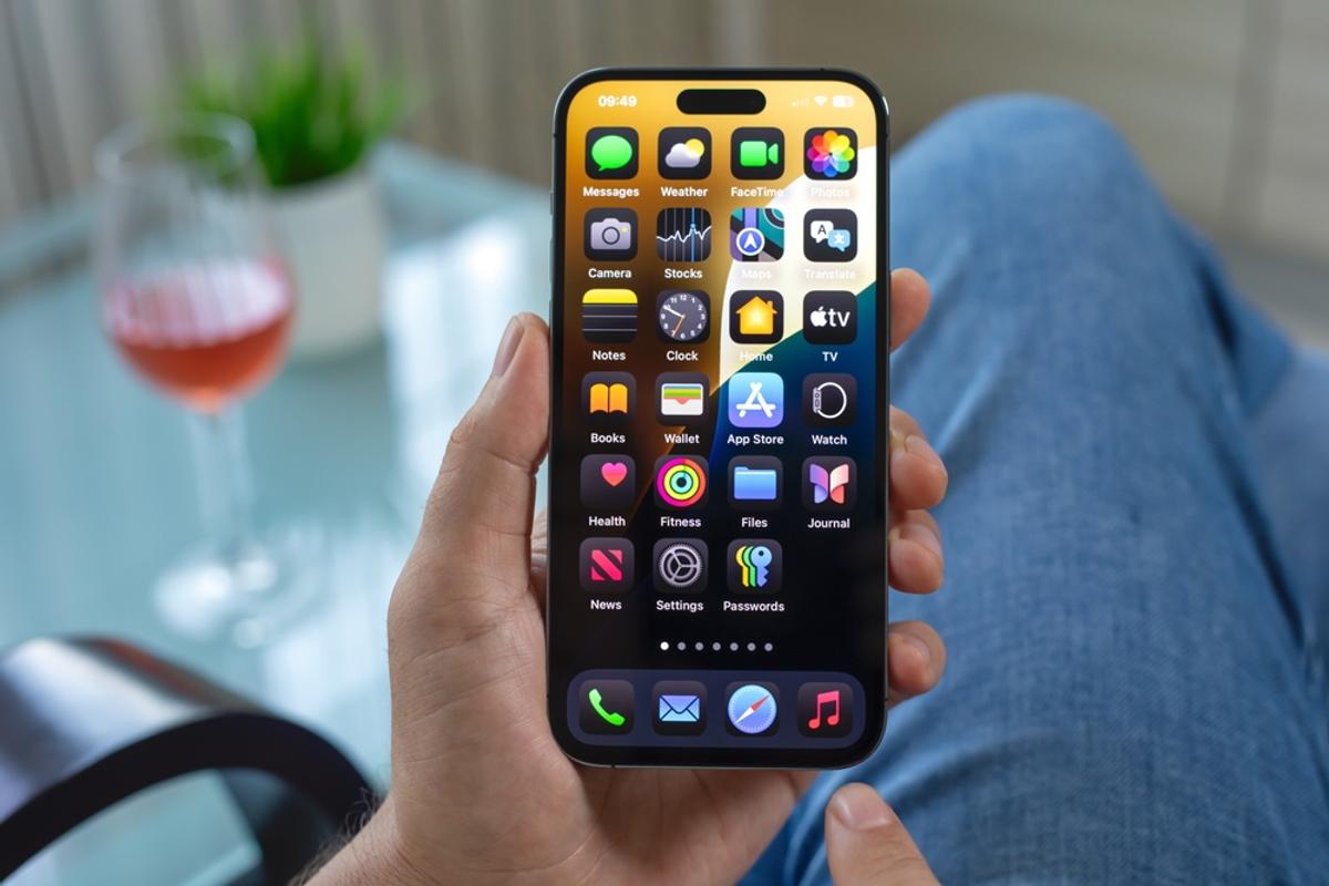 新型iPhone発表前におさらい。手元のスマホを長持ちさせる3つの見直し術