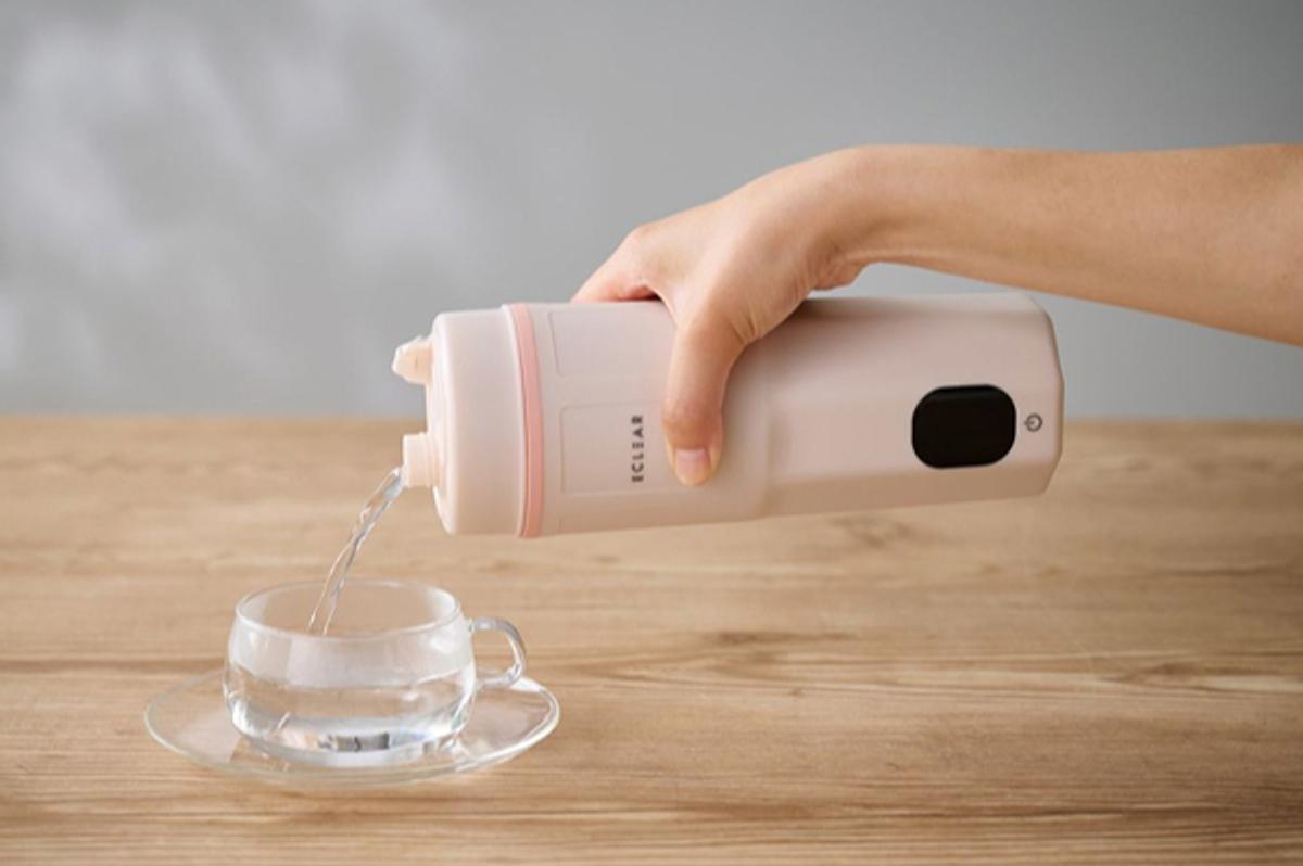 水筒に見えて、コンセントにつなぐと湯沸かし器。旅に連れ出せる450gのケトル