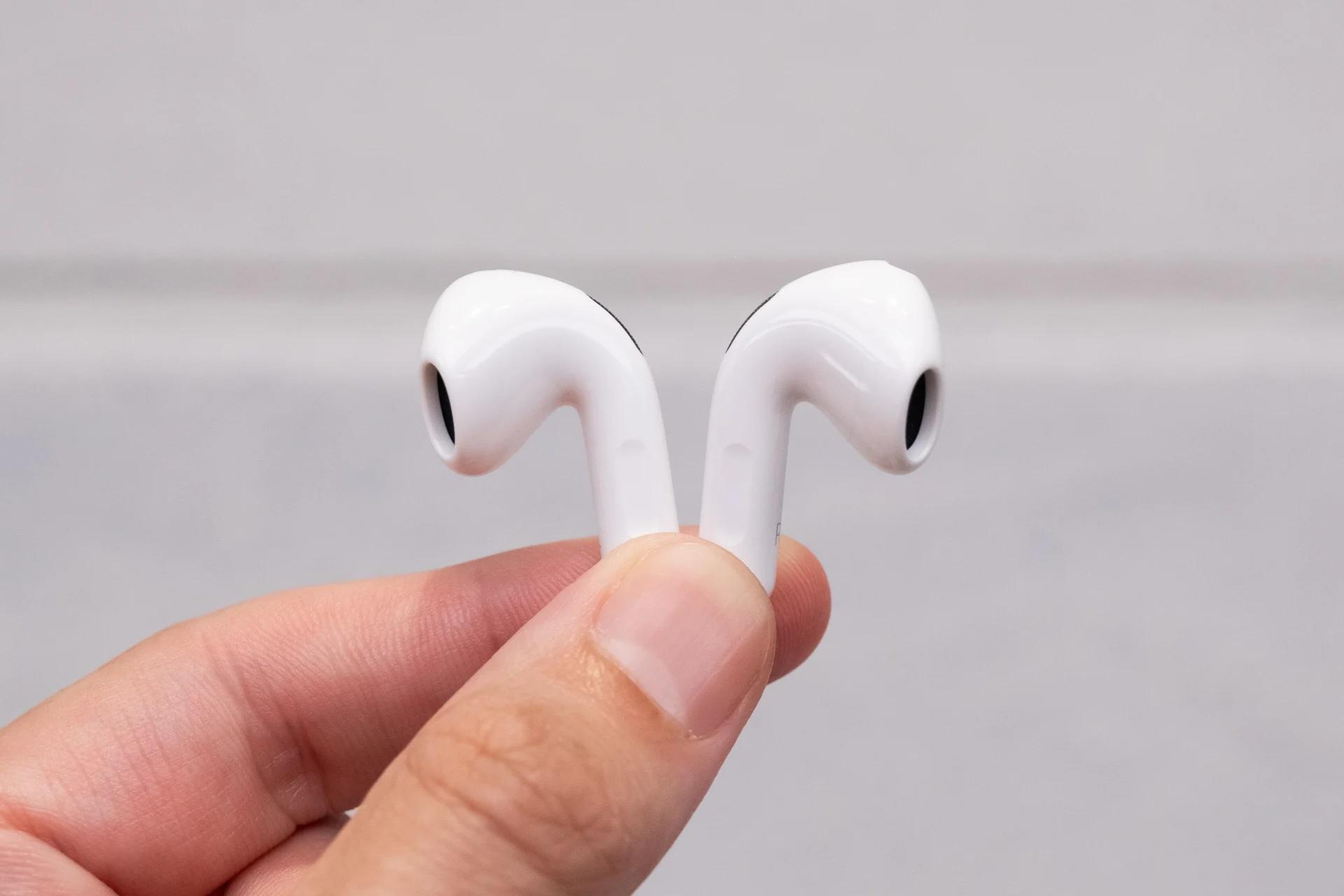 AirPods 5、さっそく試してきた。魅惑の「値下げ」と、クリアな低音