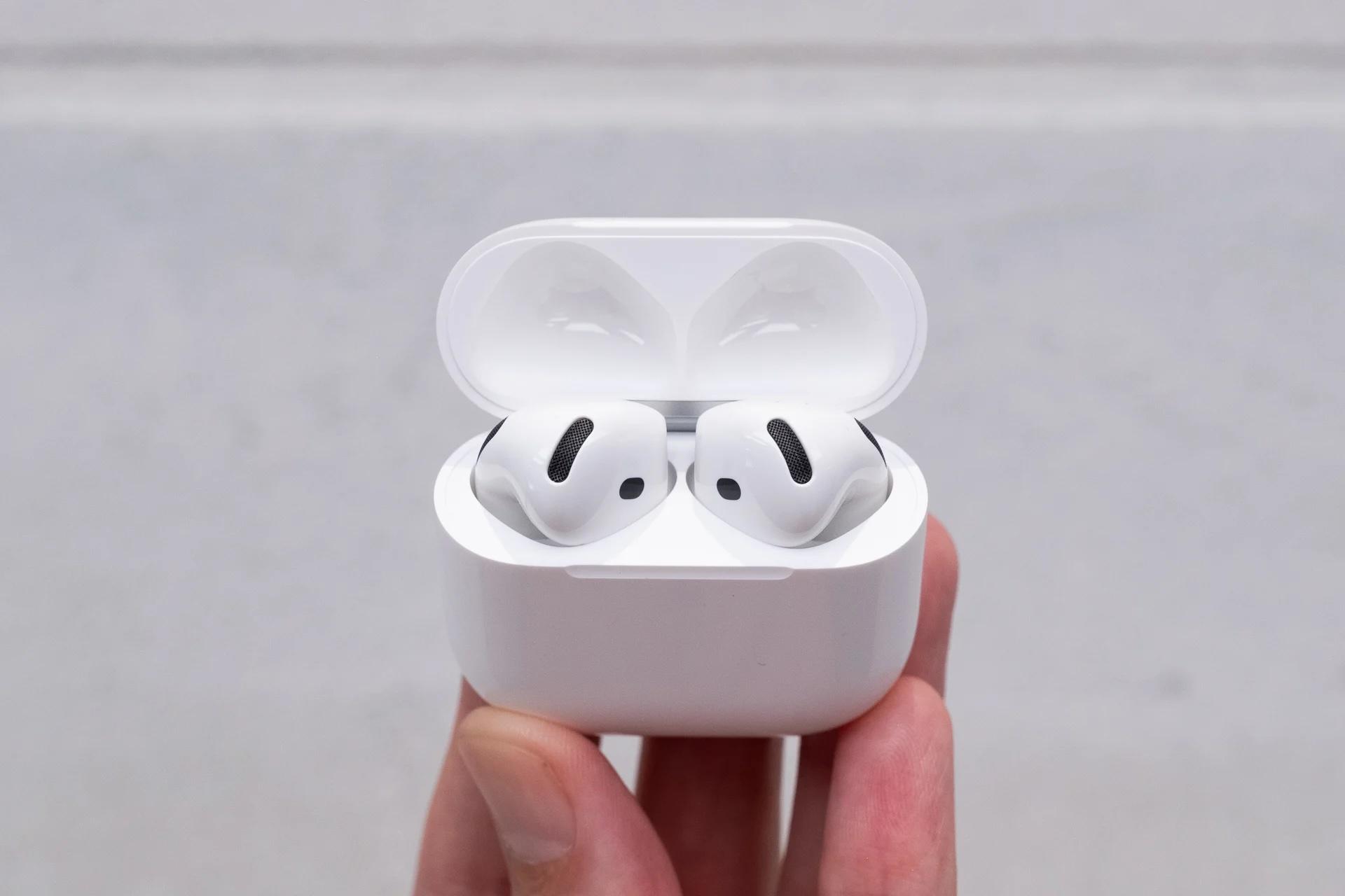 AirPods 5、さっそく試してきた。魅惑の「値下げ」と、クリアな低音