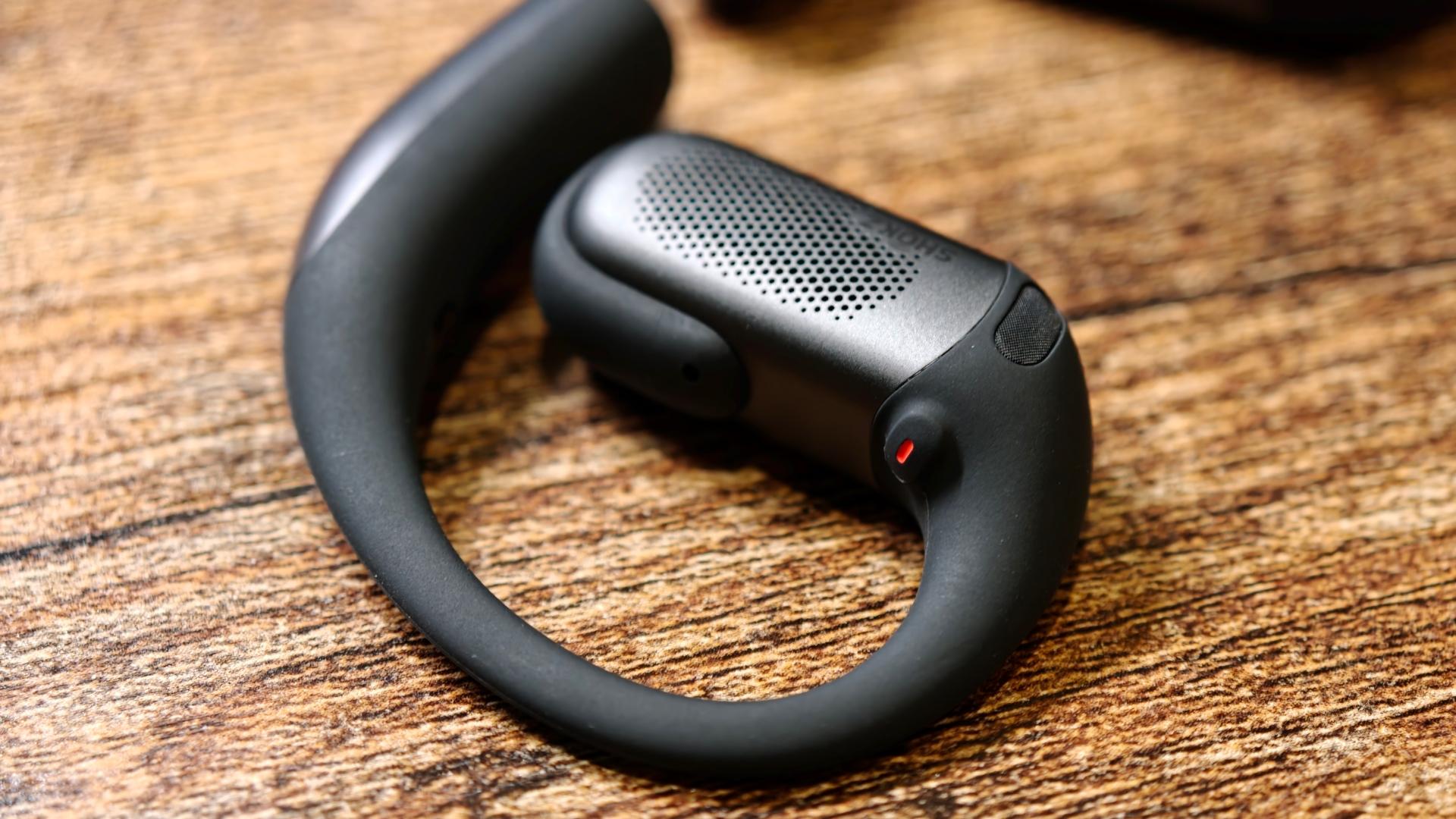 3万9880円のShokz「OpenFit Pro」を試す。耳を塞がない快適さとノイズ