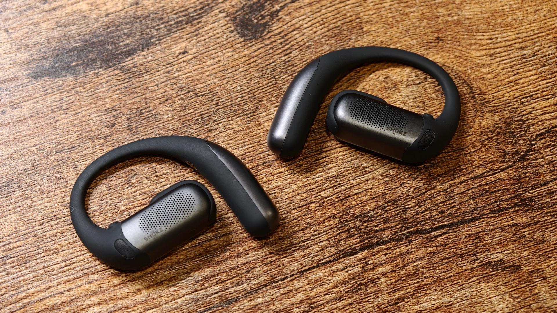 3万9880円のShokz「OpenFit Pro」を試す。耳を塞がない快適さとノイズ