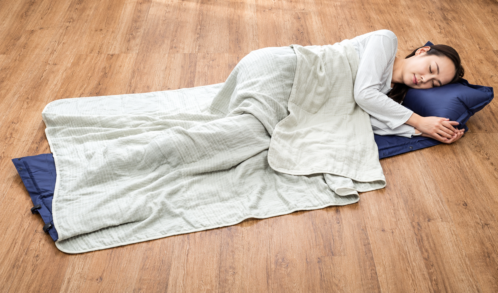 寝袋＝アウトドア」を覆す。家でも使いたくなる“岩盤浴のような”寝袋