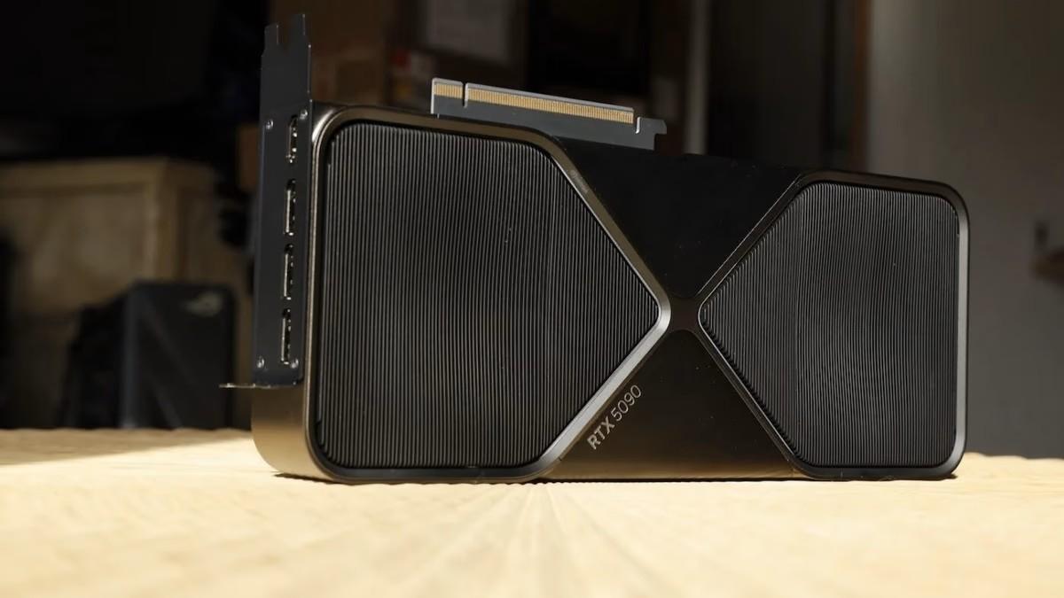 スマホ非対応だけど、ボタンを押せばオーケー。お手頃価格のベーシック