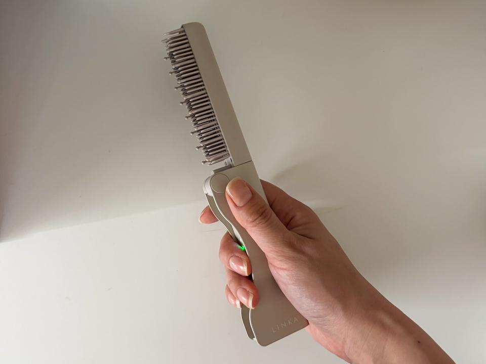 前髪のためにヘアアイロン持ってくの、やめました。スマホサイズの