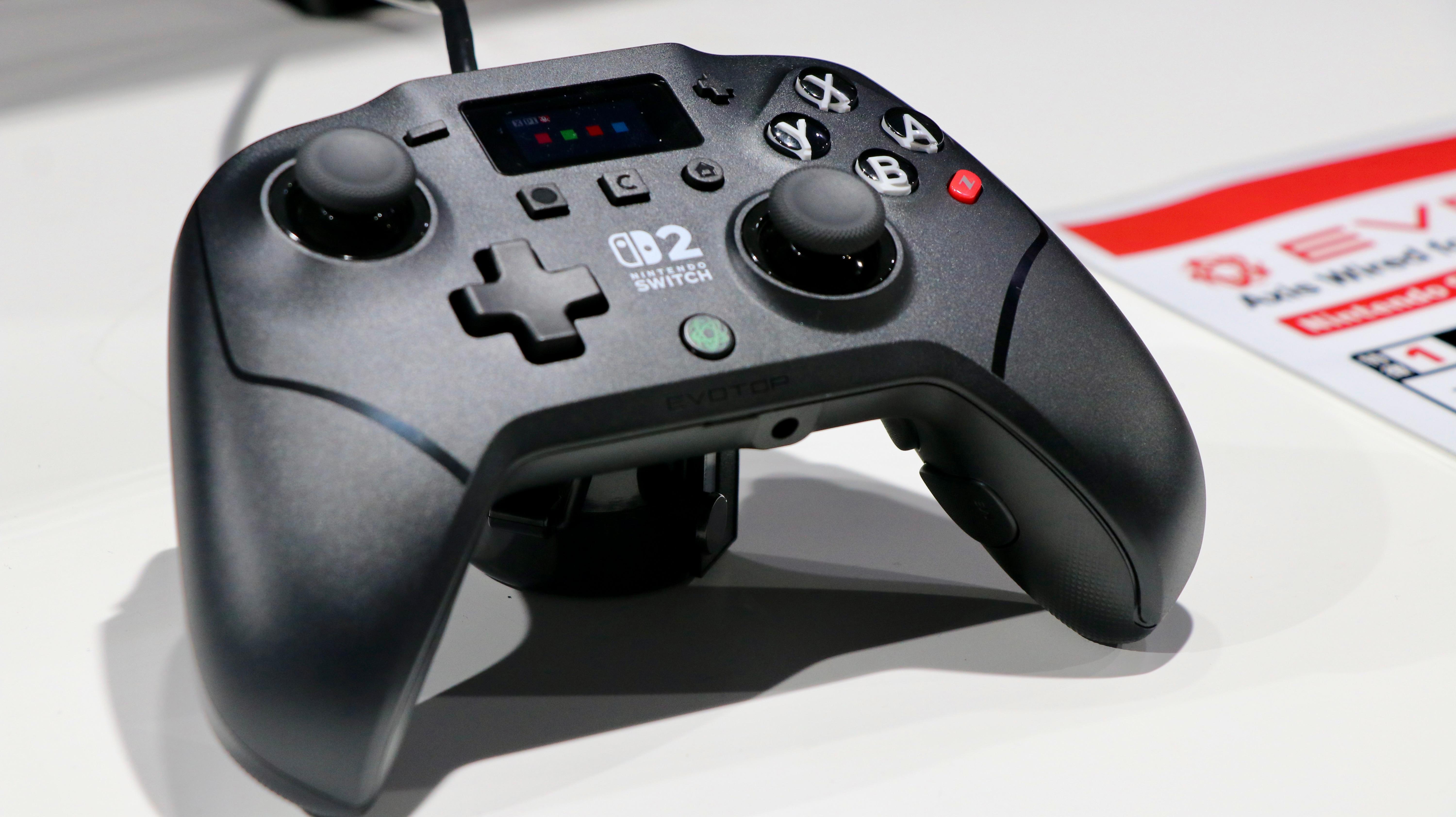 FPS特化。自分史上最強のディスプレイ付きコントローラーが、ZUIKIに