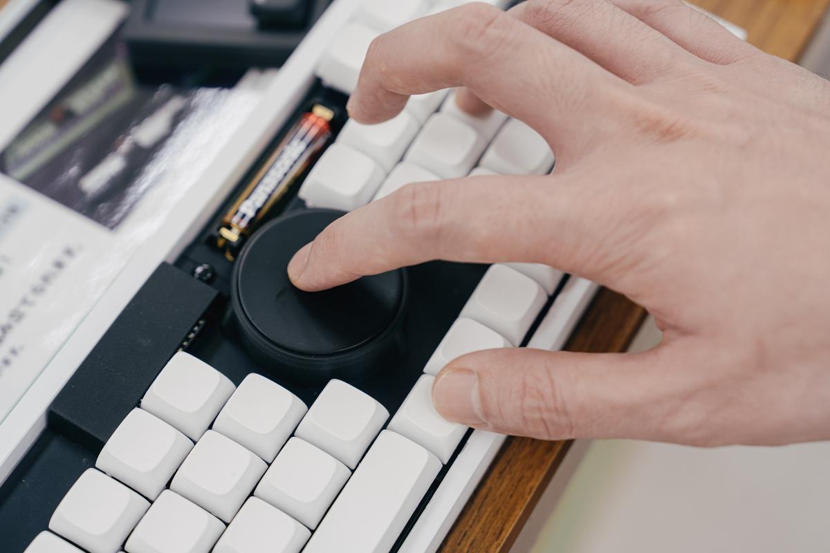 真ん中にドカン！とトラボ。エレキットのキーボード、使いごたえ満点です