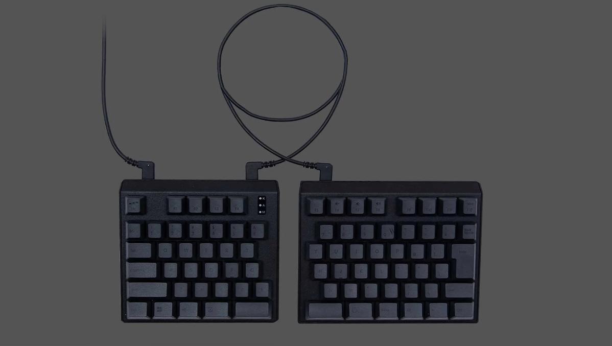 REALFORCEがついに左右分割。慣れたJIS配列の「RS1」はマウス操作も