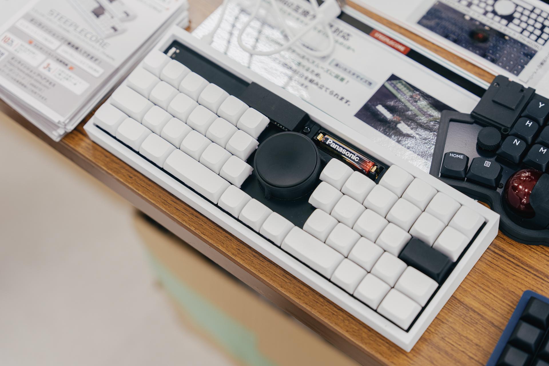真ん中にドカン！とトラボ。エレキットのキーボード、使いごたえ満点
