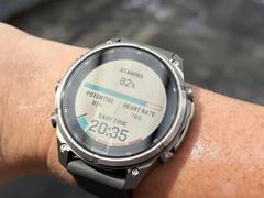 スゴいのは分かった、でも1000ドル超えの価値はある? Garmin「Fenix 9 Pro Solar」本音レビュー | ライフハッカー・ジャパン