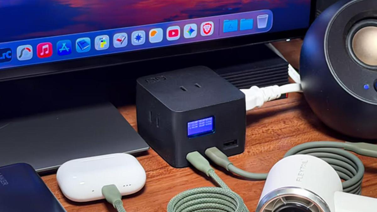 CIOの小型タップで「充電式アイテムの渋滞」を解消できた
