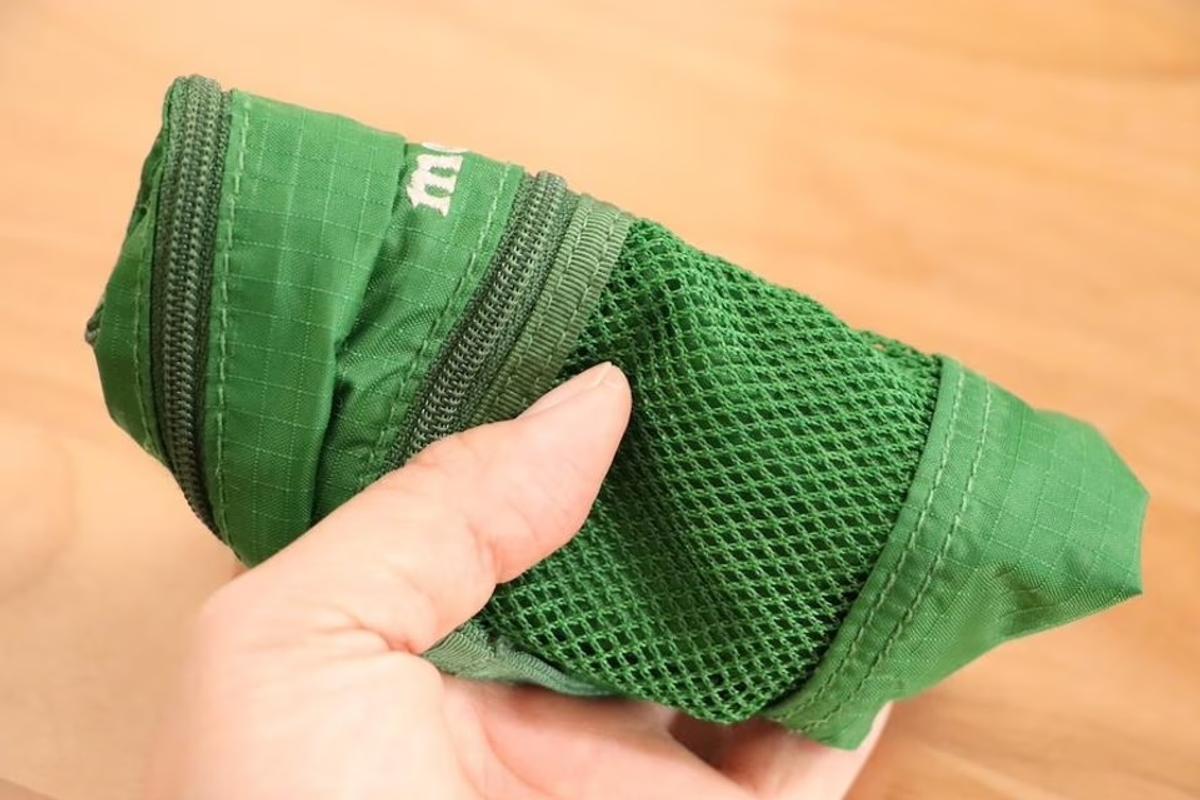 バッグの中の頼れるやつ。モンベルの最強ポーチ