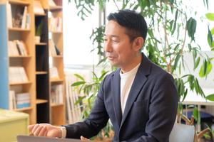 強いリーダーを目指すほど、なぜ苦しくなるのか。 板挟み世代を救う「セルフコンパッション」とは