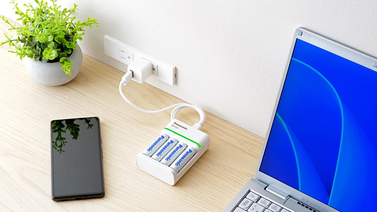 エネループ充電器にUSB-Cタイプ登場。デスクで充電し放題