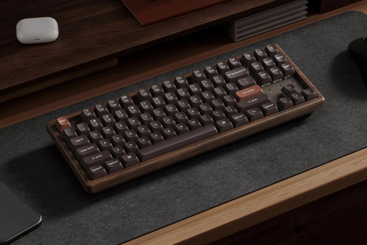 すべてが一点もの。フレームとボトムに天然木を使ったキーボードが、Keychronから登場
