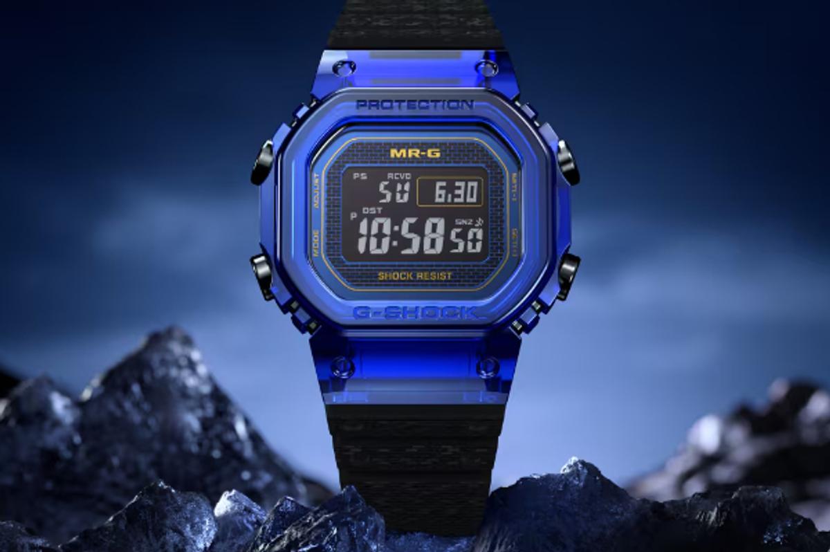お値段にゼロ多すぎ！ ブルーサファイアクリスタル製の桁違いなG-SHOCK