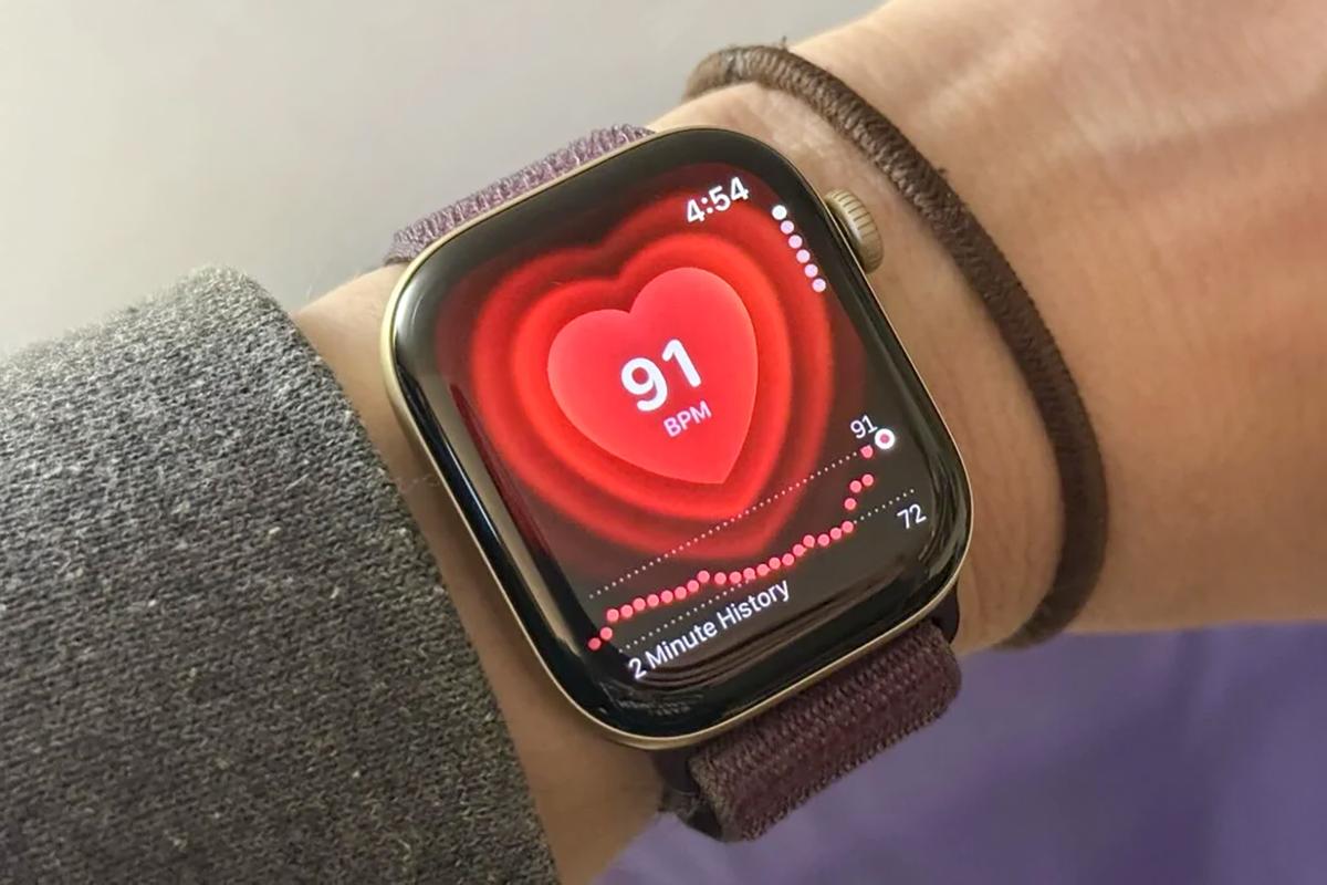 Apple Watch Series 12の心拍精度はGarminを超えたか?両腕に装着して徹底検証