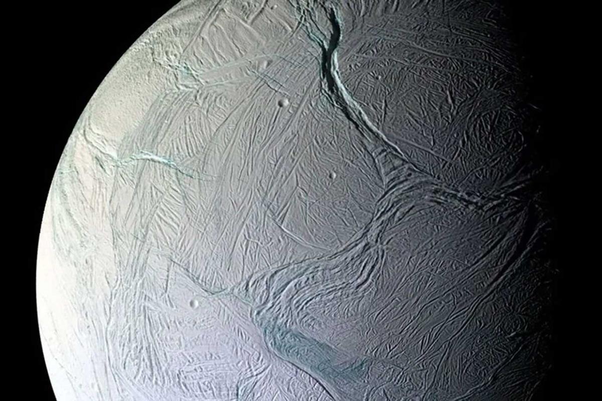 沖縄近海の微小生物がヒント？土星の「氷の衛星」に生命がいる可能性