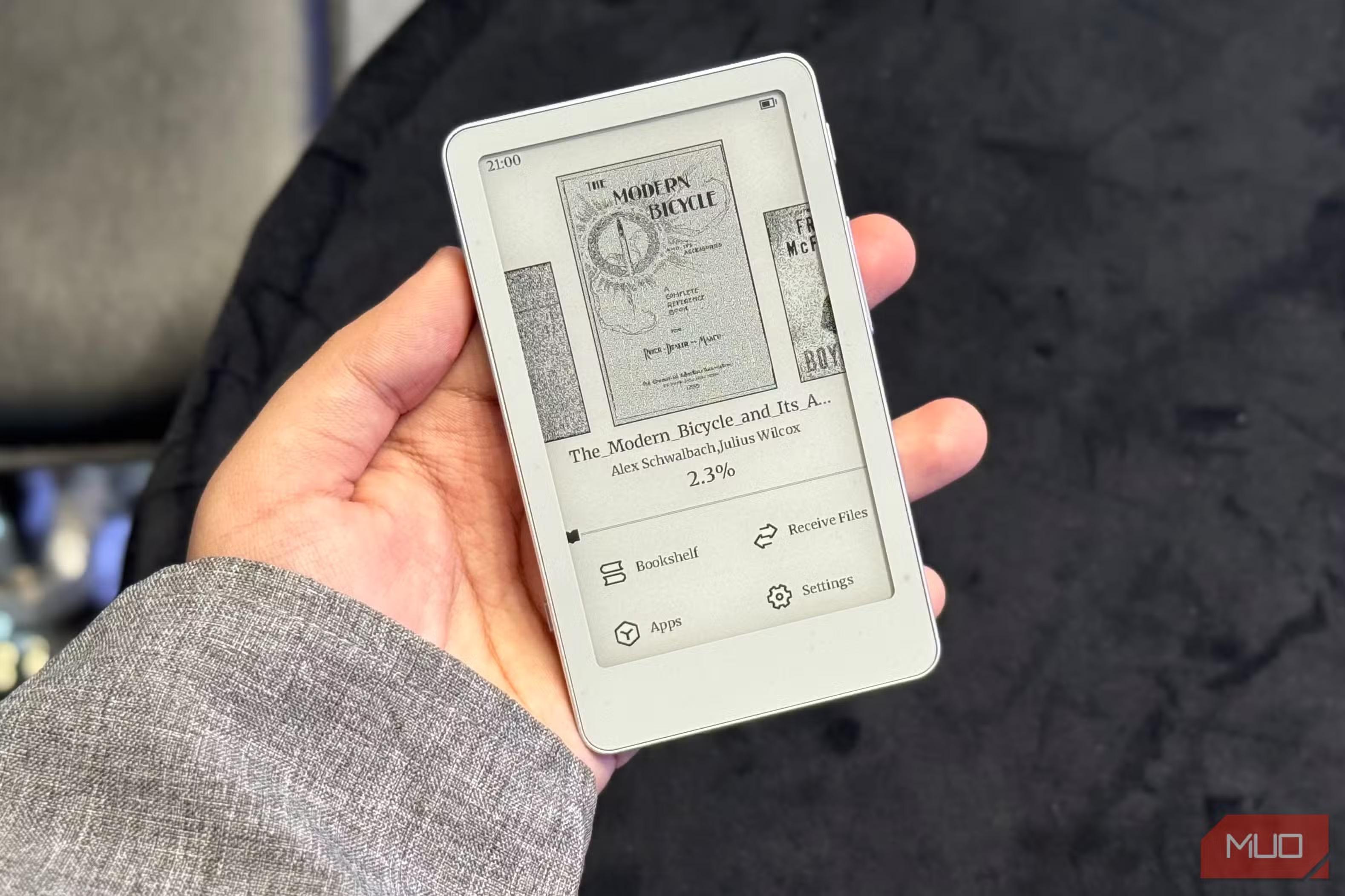 たった3.97インチ。でも、それがいい。BOOX史上最小の電子書籍リーダー
