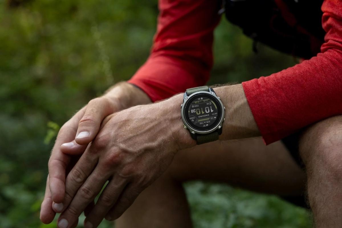 驚きの320時間バッテリー。ガーミン「Enduro 4」