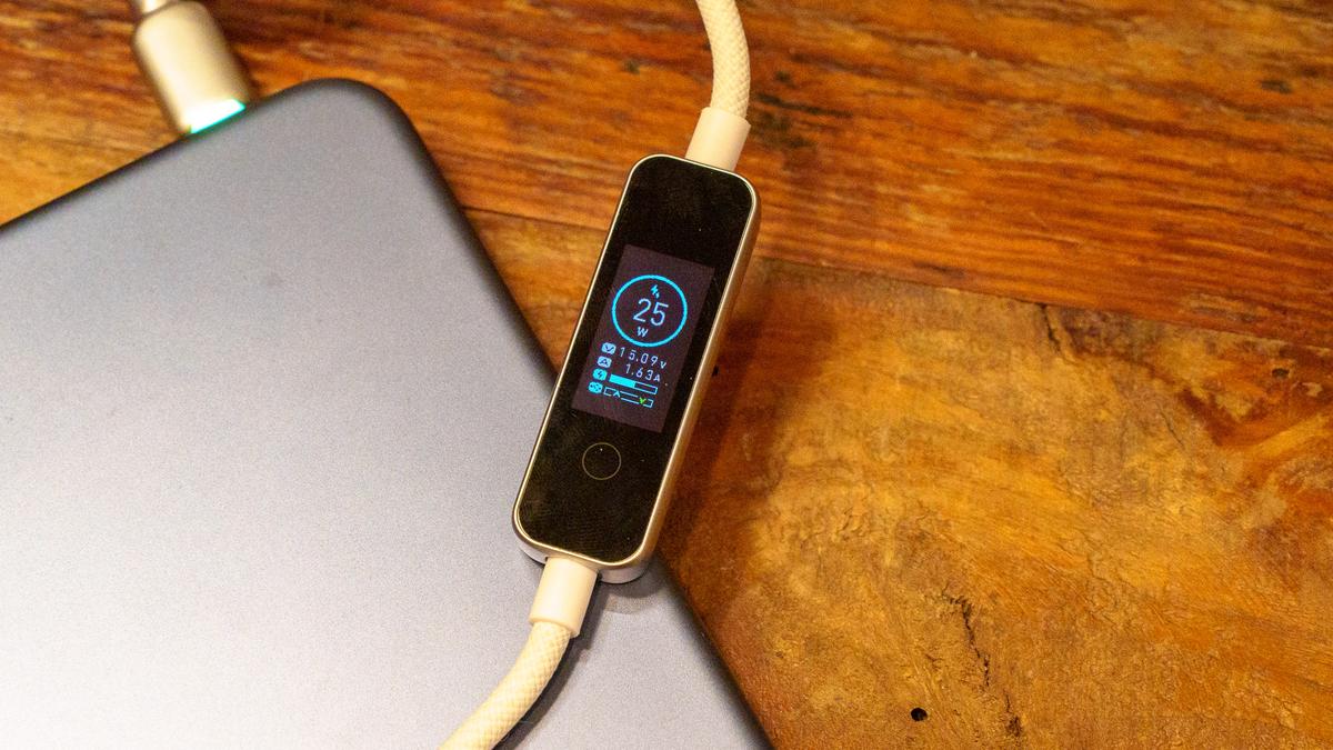 ディスプレイつきのUSB-Cケーブル、使い勝手はどう変わるのか試してみた