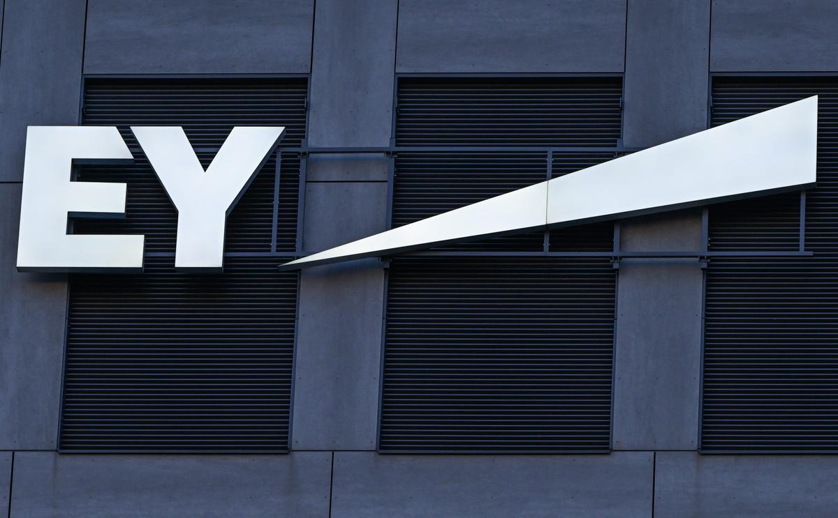 ｢AIへの巨額投資｣が結実…EY、AI事業の急成長で1万人の増員