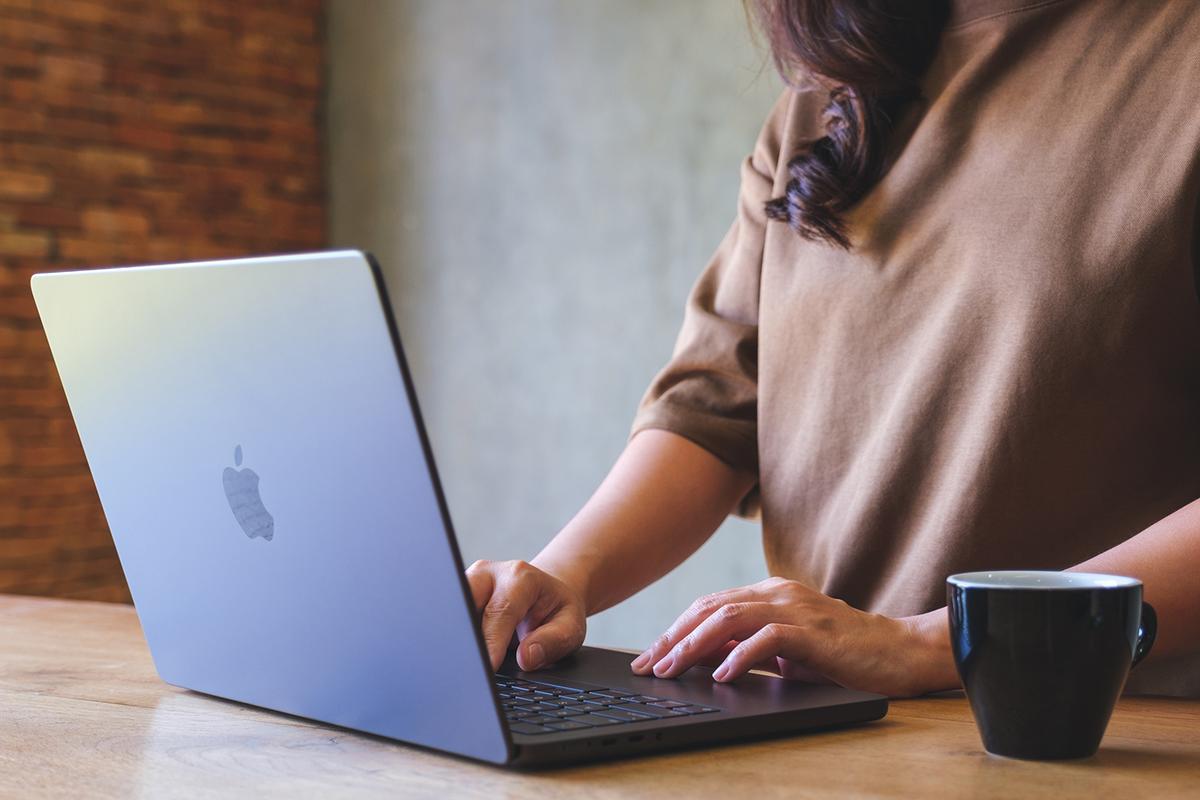 重くなるMac、終わらないアプリ探し、覚えられない操作手順。面倒は、Macに片づけてもらえばOK