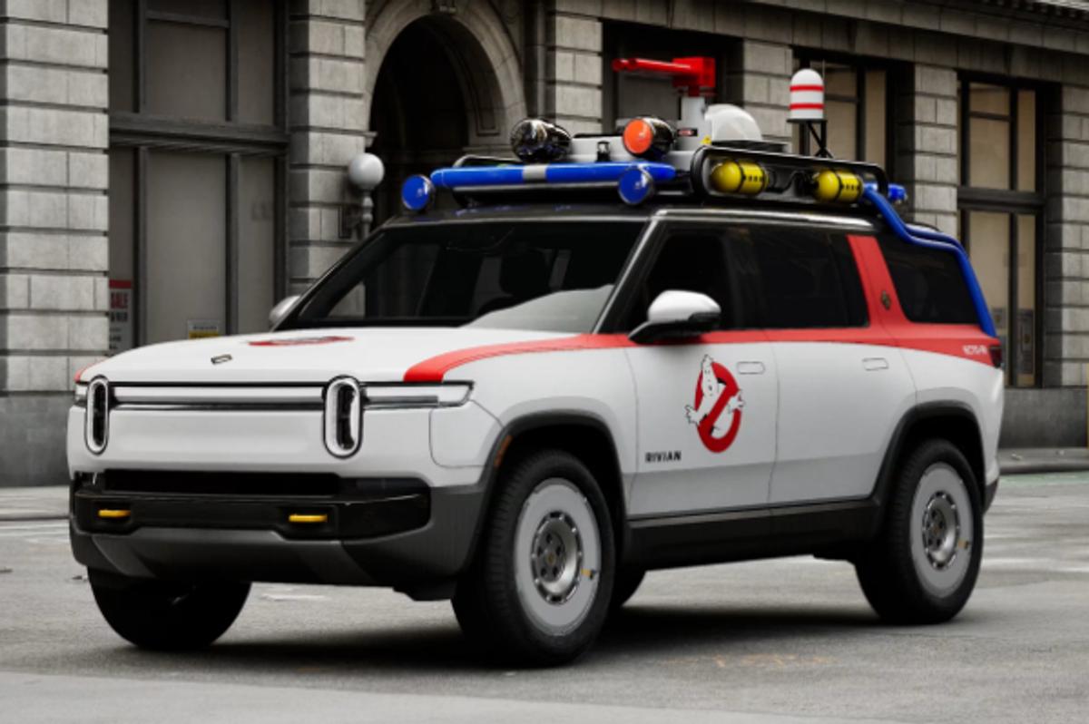 EVトラックのRIVIAN、ハロウィンに向けて「ゴーストバスターズ・モード」を実装