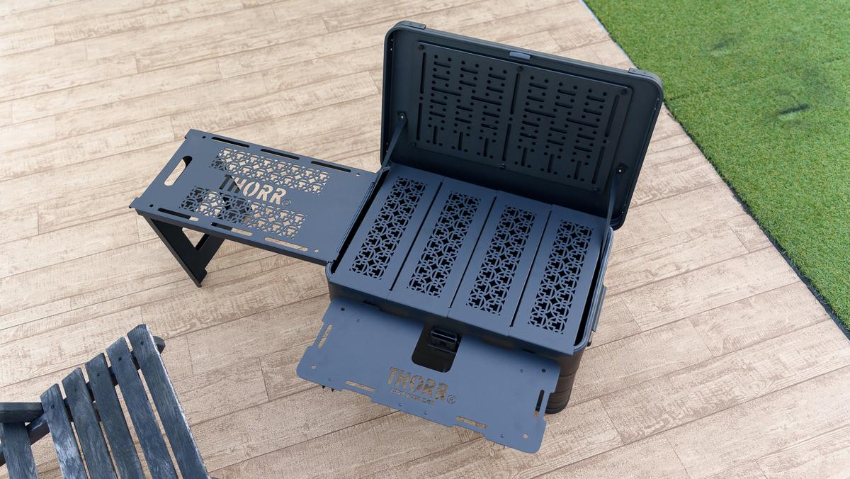 キャンプ調理で手狭なのは置き場が天板だけだから→テーブル2つのアルミコンテナで解決できた