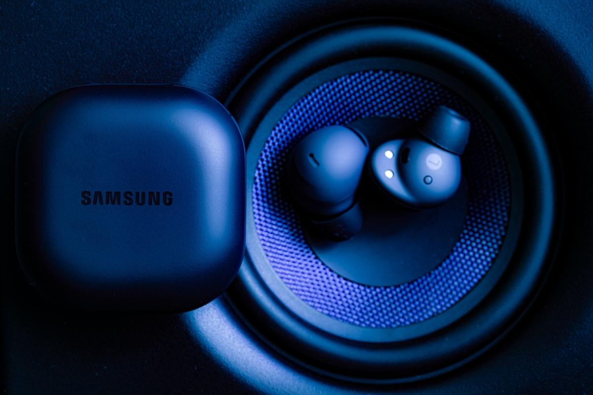 サムスン噂のヘッドホン、製品名は「Galaxy Studio」？