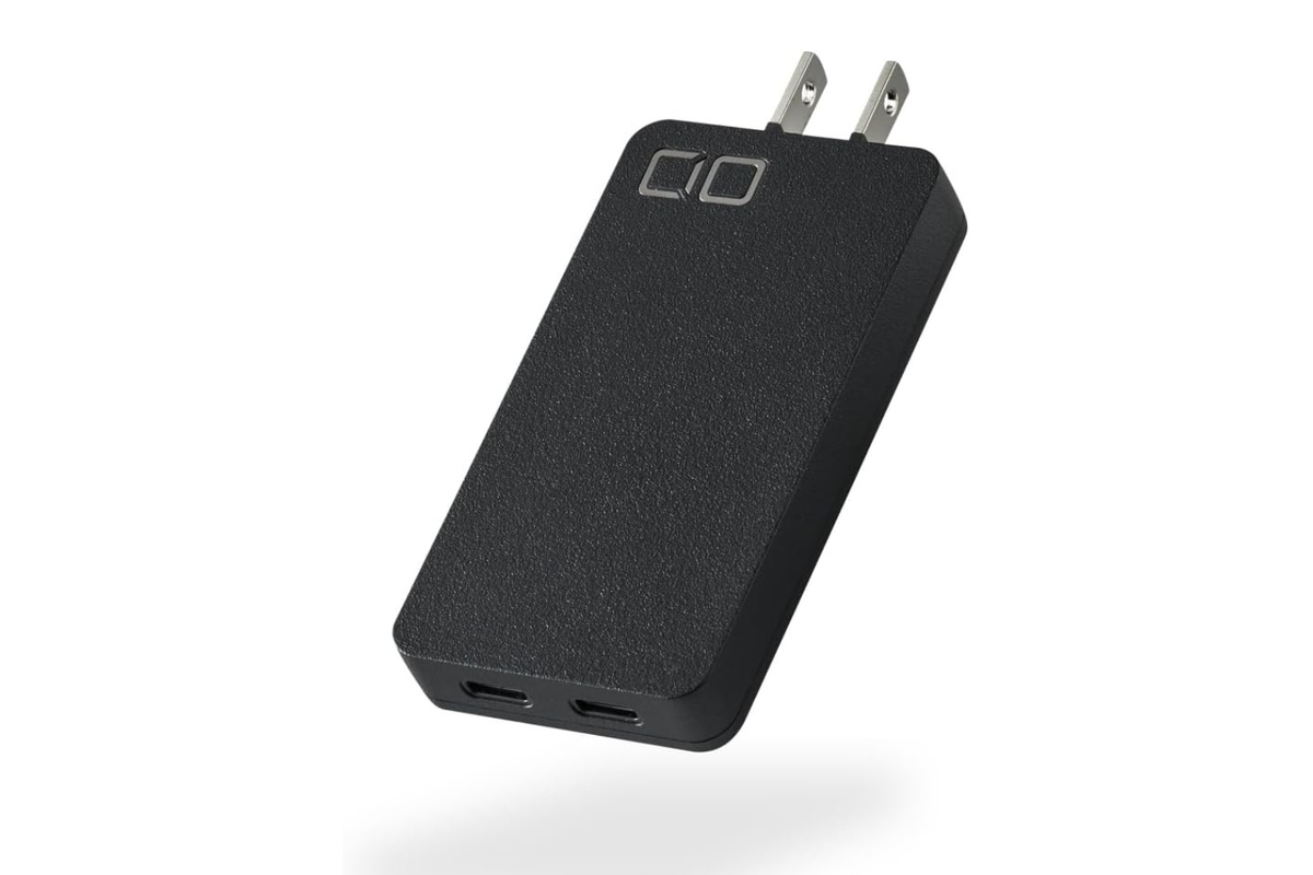 コンセントが家具の裏でも挿せる。CIOの薄型65W充電器が過去最安