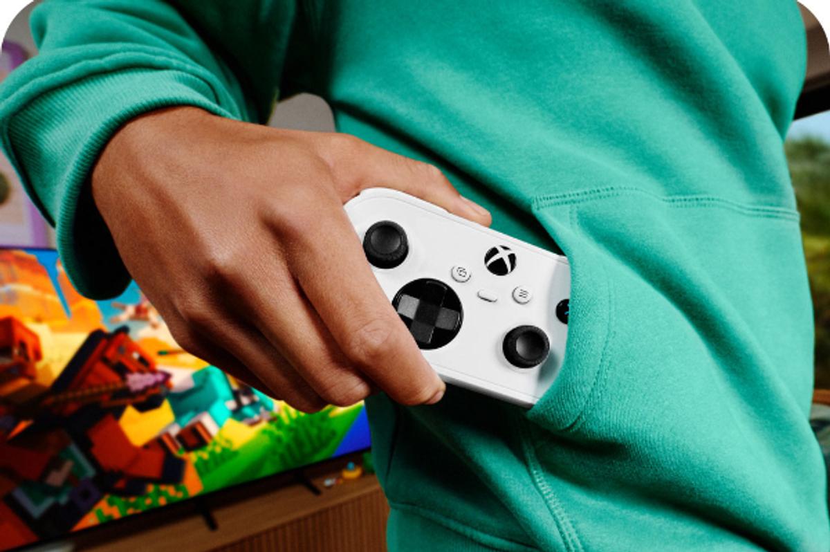Xboxのずんぐり可愛い小型コントローラー。iPhone Duoでも使えます