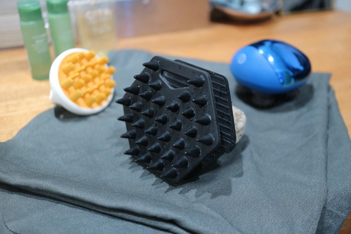 旅行用のボディタオル、やめました。頭も体も洗える両面シリコンブラシ