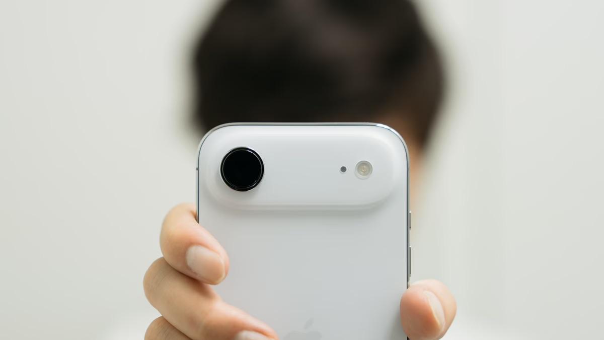 Duoだけじゃない。iPhone Air 2はどう変わる？ 噂まとめ（10/22更新）