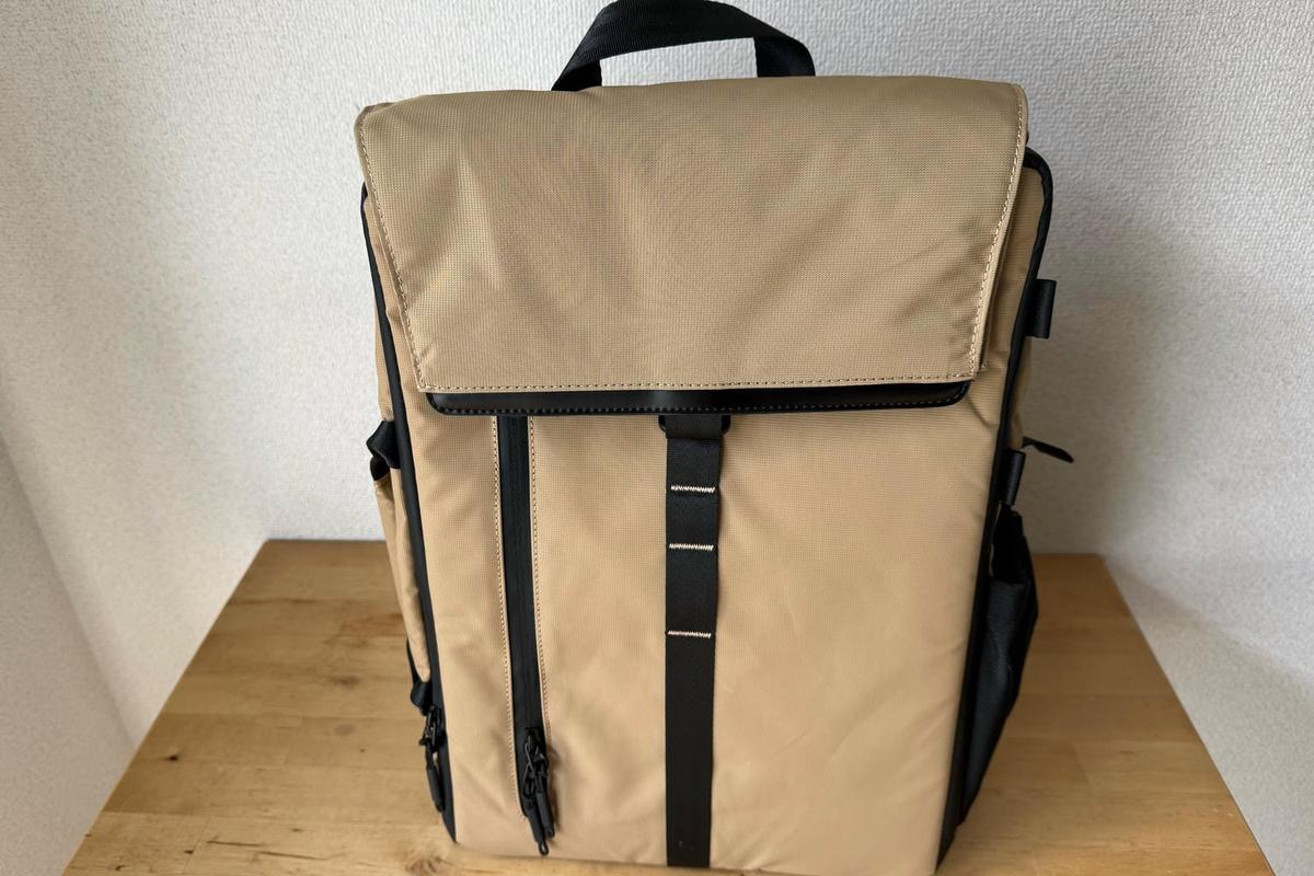 ホテルに着いたら吊るすだけ。荷ほどきゼロのワードローブ型バックパック
