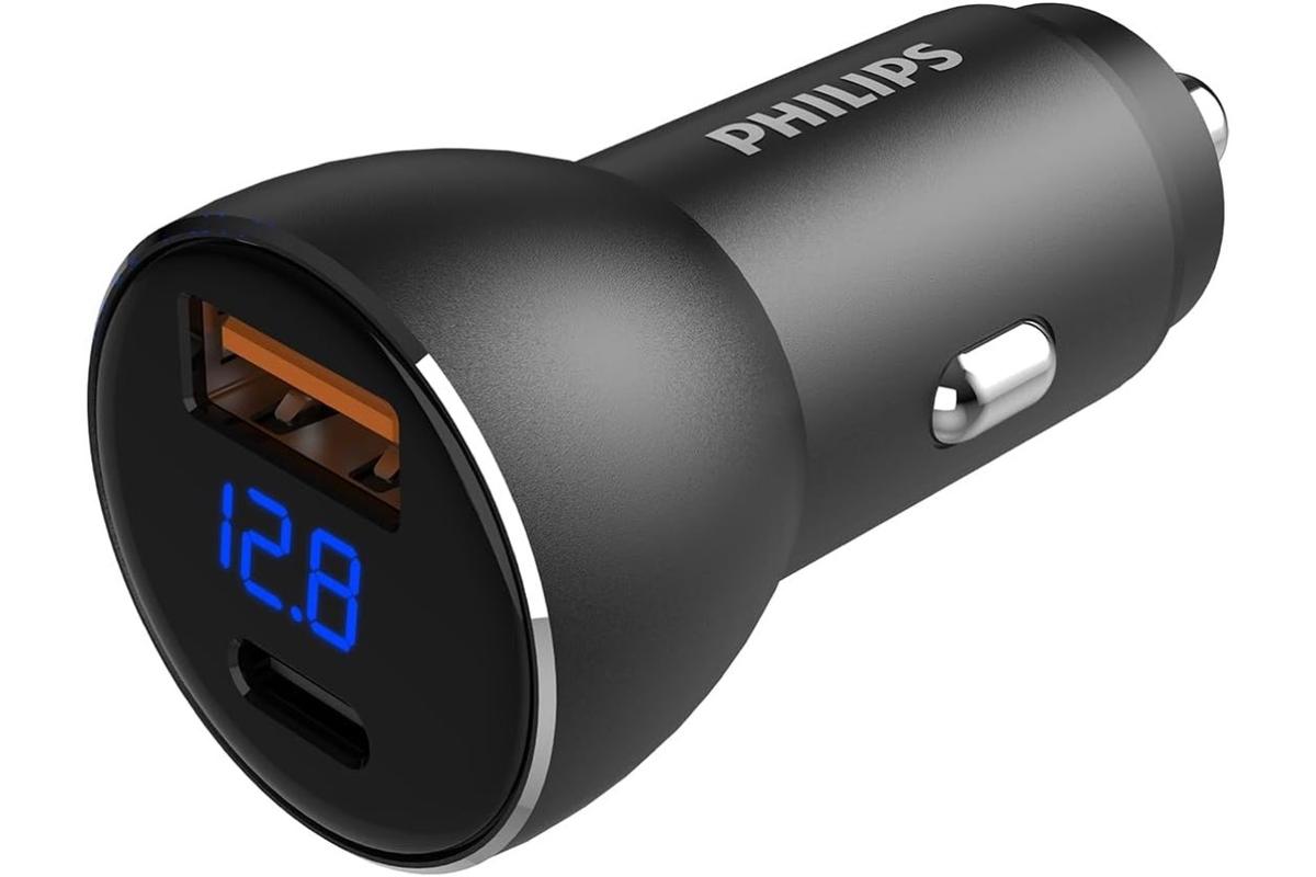 交差点でクルマが動かなくなった...。怖くなってシガーソケット電圧計を買いました
