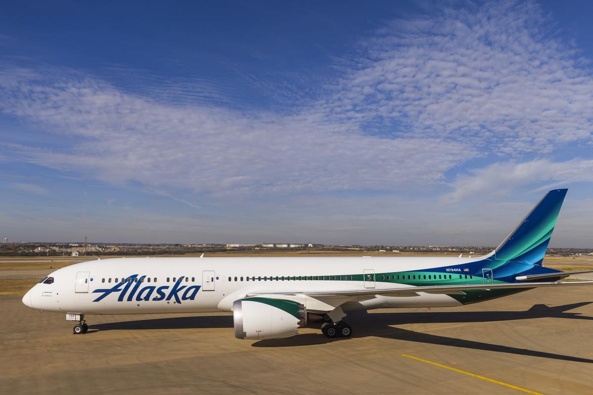 「成田―シアトル」線から北米100都市へ——アラスカ航空の新路線は、日本人の出張・旅行をどう変えるか？