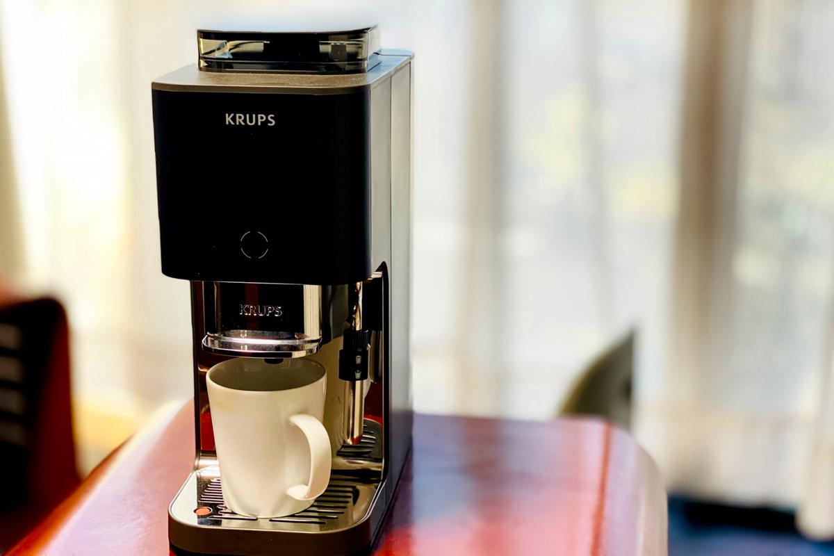 豆の計量は不要。コーヒーもエスプレッソもわずか2分で飲める全自動コーヒーマシーン
