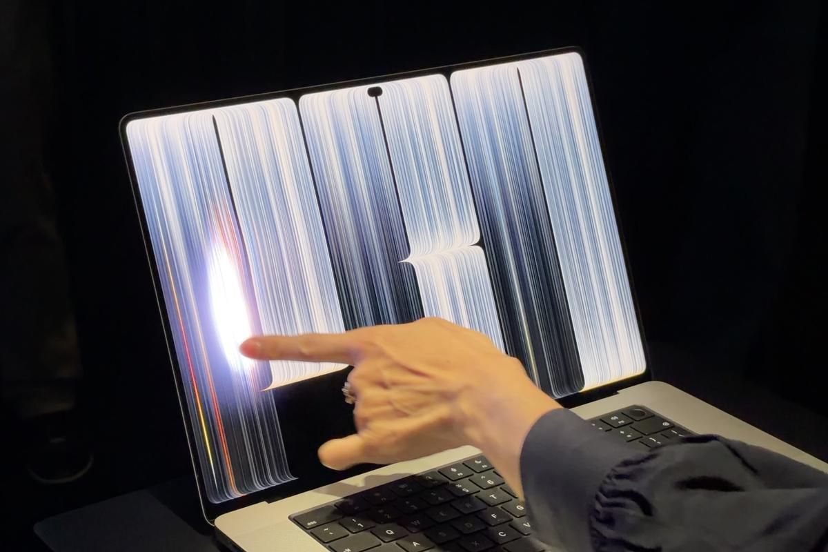 PCにタッチパネルっている？ 新型MacBook Proを触ったら思い込みが崩れた