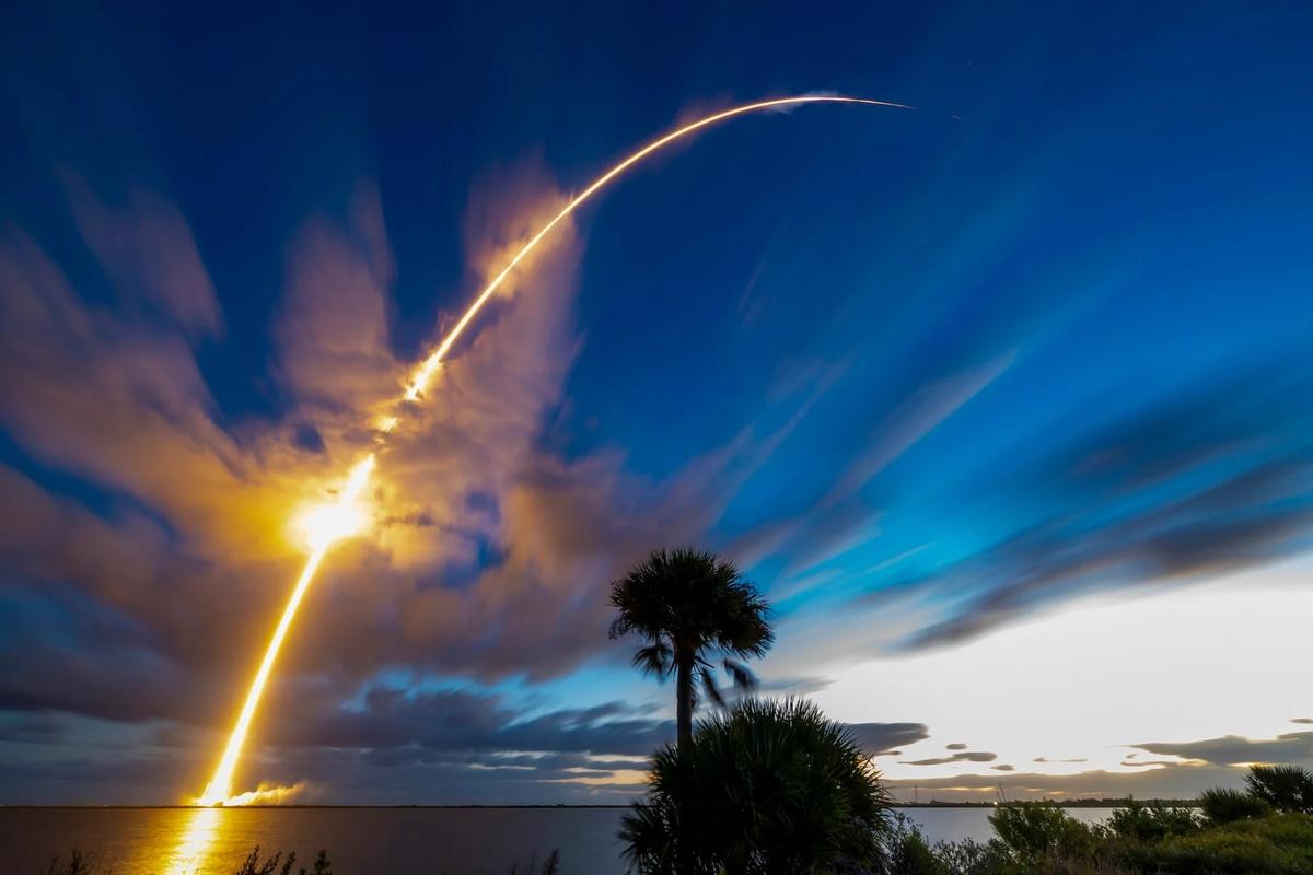孤立した君に、宇宙からサバイバルキットをお届け。米空軍研究所がロケットを使った輸送をテスト