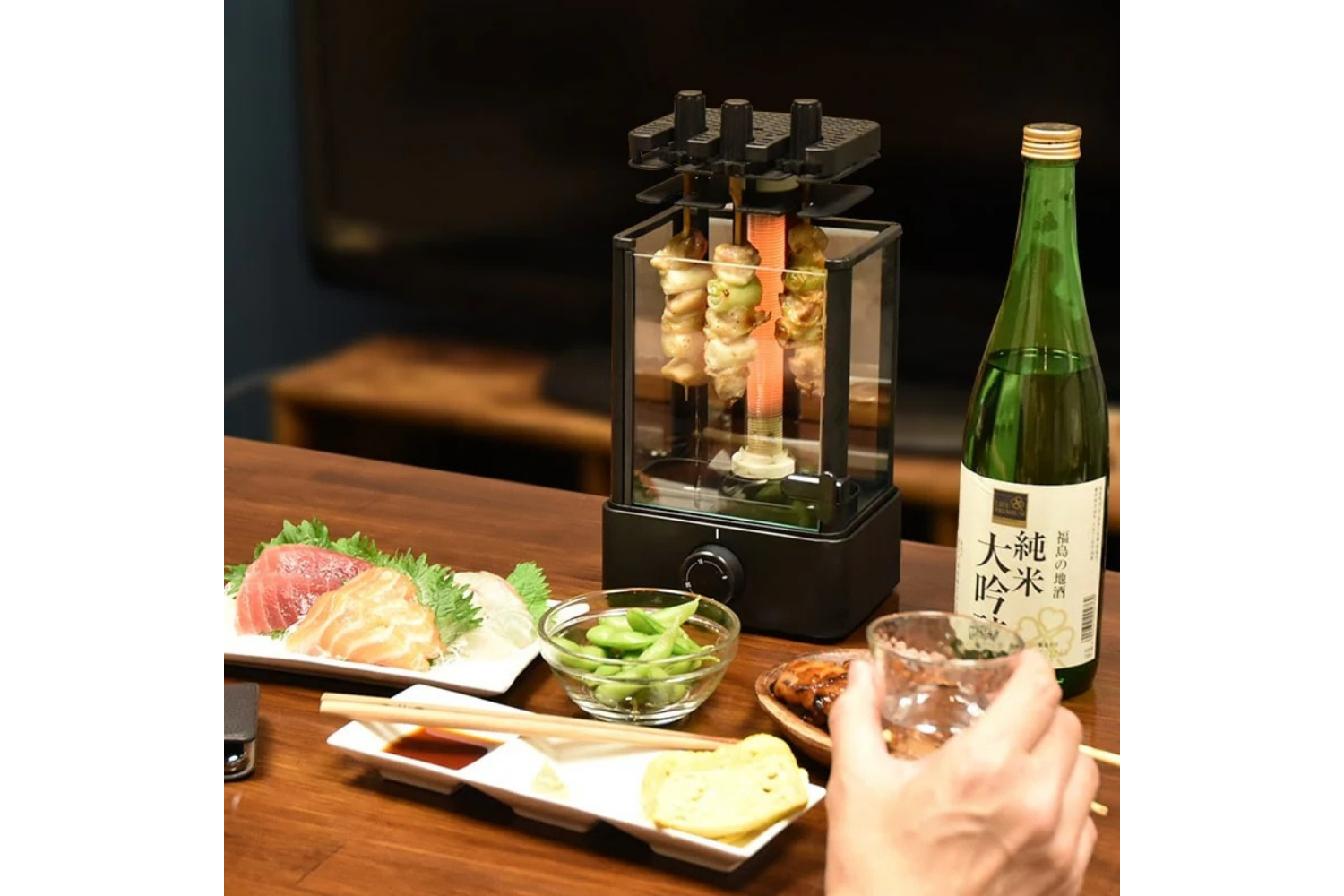 自宅焼き鳥は眺めて待つだけ。「串がクルクル」の卓上グリルが1,000円台