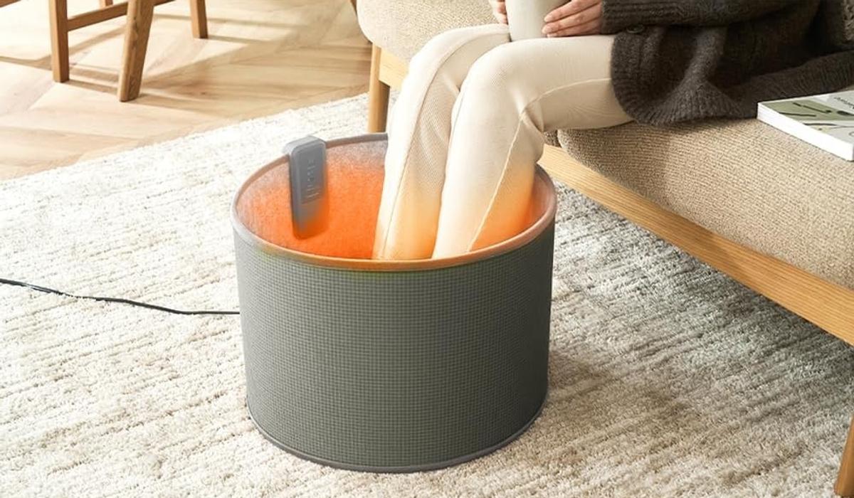 「デスクをこたつ化」できるアイリスオーヤマの足元ヒーター。電気代が月500円くらいでコスパよし