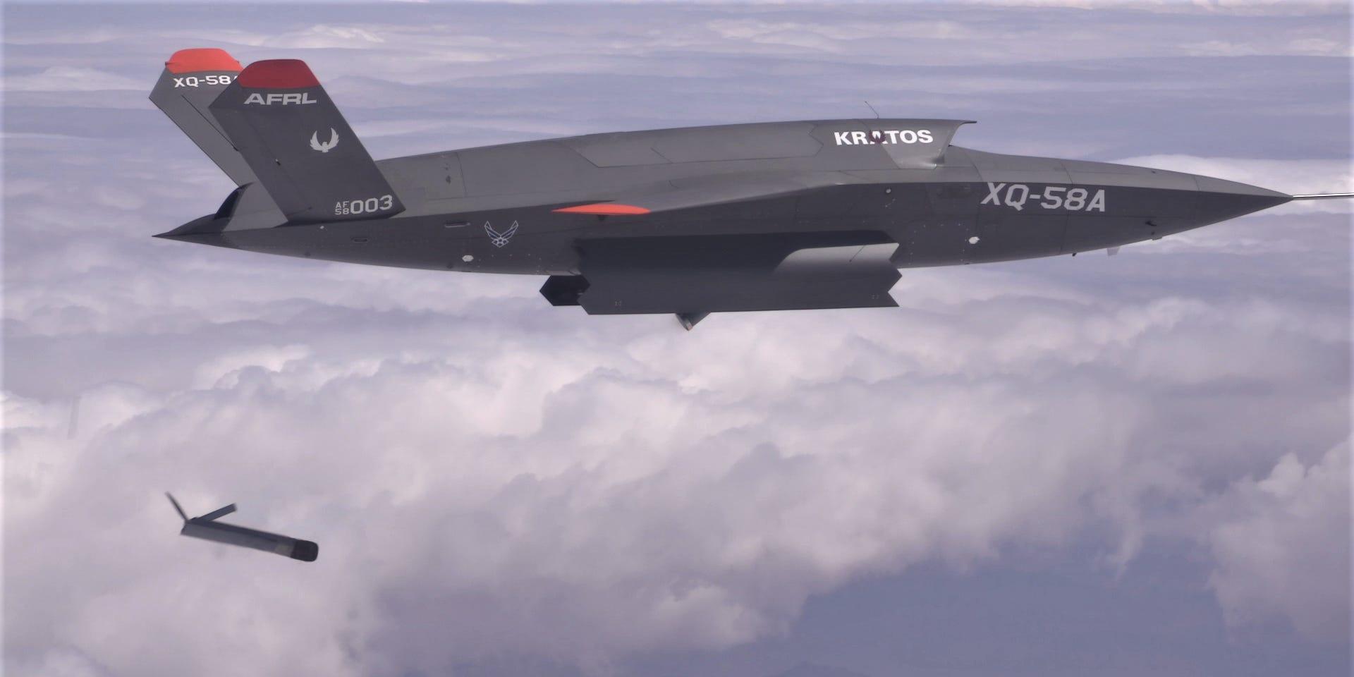 アメリカ空軍の無人戦闘機「ヴァルキリー」、小型ドローンの射出