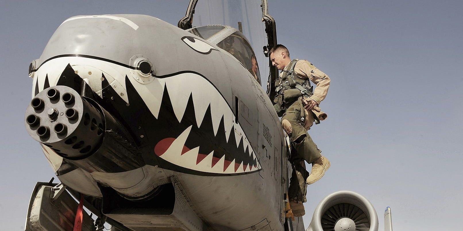 アメリカ空軍の攻撃機A-10に「サメの歯」が描かれるようになった理由